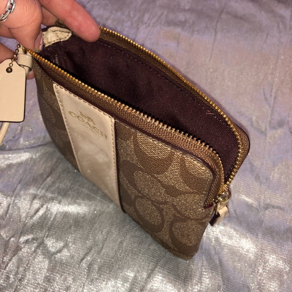 Never Used Coach Wristlet - Picture 4 of 5